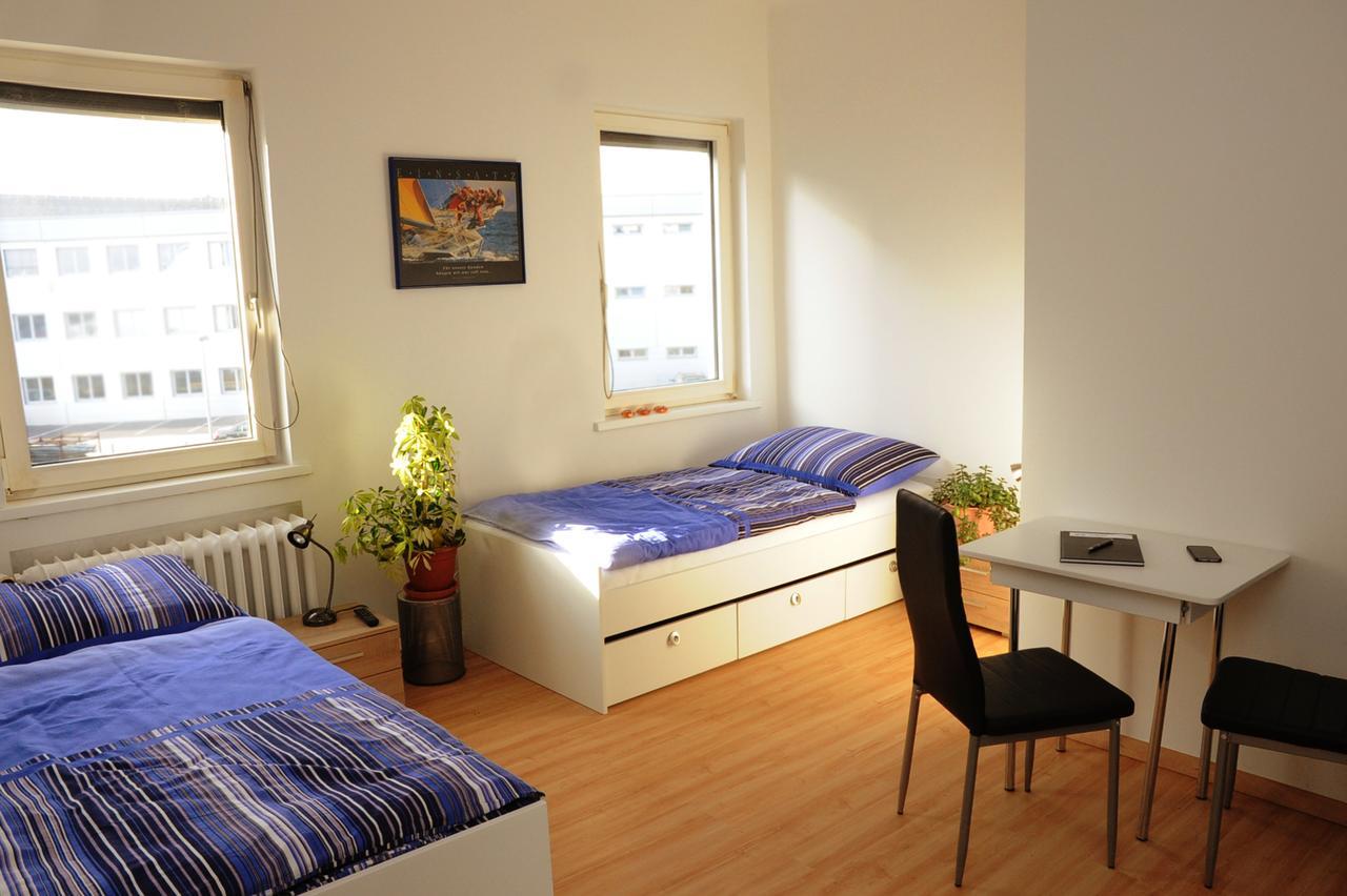 Montagehotel Bed & Steel Линц Екстериор снимка