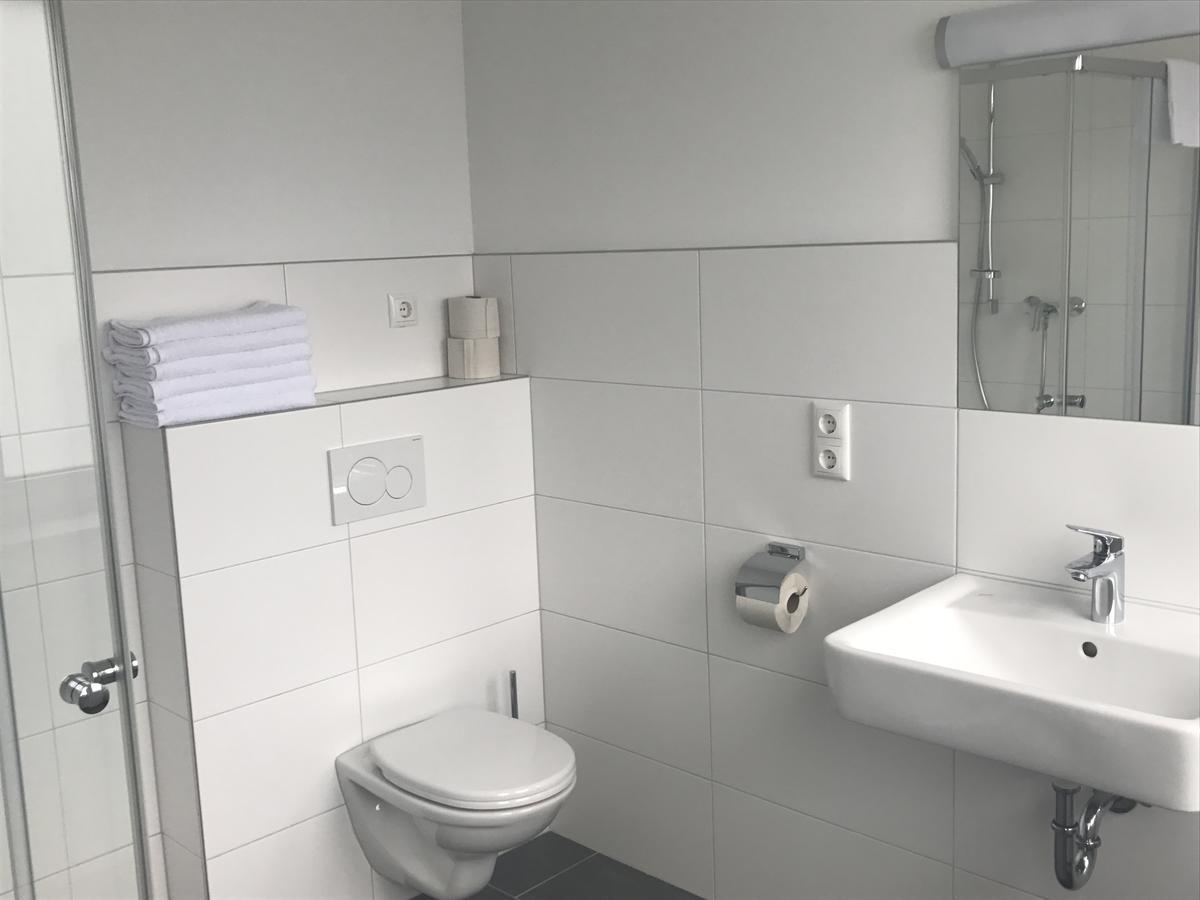 Montagehotel Bed & Steel Линц Екстериор снимка