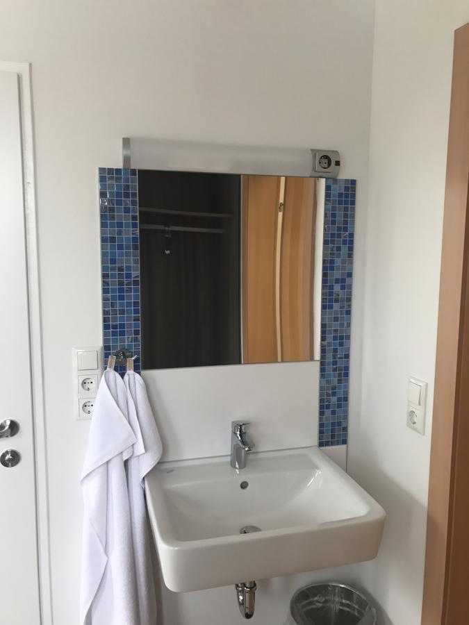 Montagehotel Bed & Steel Линц Екстериор снимка